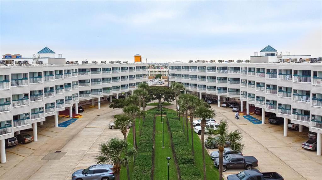 Gypsea Blu Beach Condo Steps To The Beach Galveston Dış mekan fotoğraf