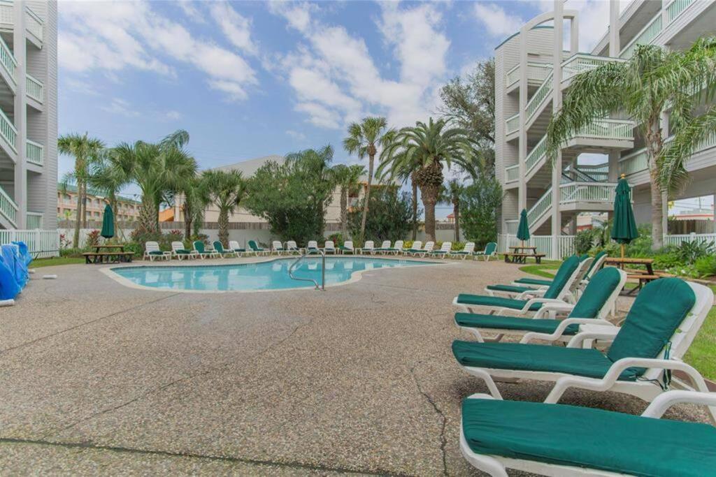 Gypsea Blu Beach Condo Steps To The Beach Galveston Dış mekan fotoğraf